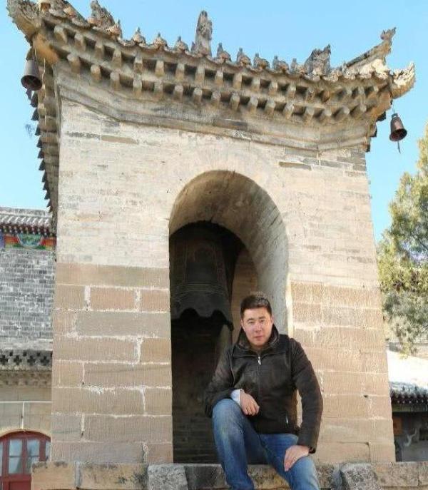 昔日足球天才董方卓现状33岁看着像40,定居厦