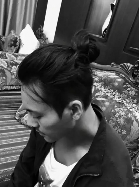 男士丸子头怎么扎