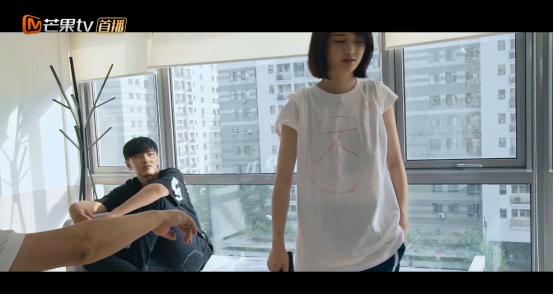 原来《青春斗》郑爽的衣服都是她自己画的!小