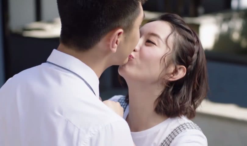 杉杉穿婚纱_赵丽颖杉杉来了(2)