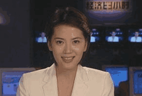 央视女主持: 一个因冯小刚身败名裂, 一个现已沦为阶下囚