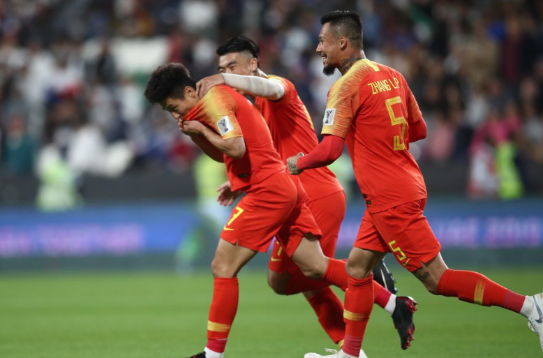 国足展现巴萨式配合,中国伊涅斯塔独造3球,助