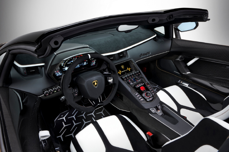 最完美的超跑之兰博基尼Aventador SVJ敞篷版太逆天了吧?