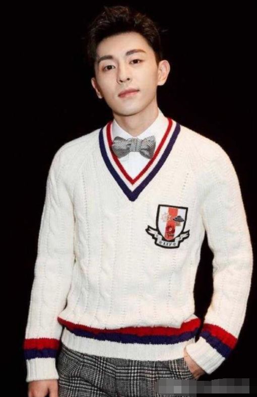 杨紫和邓伦又穿同款衣服了,网友:这次是缘分还