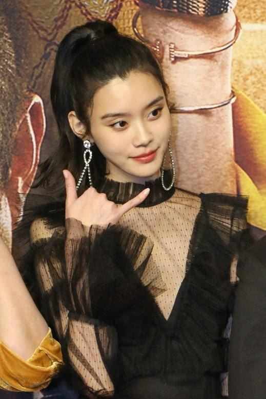 赌王儿子何猷君派专车送奚梦瑶,奚梦瑶获得四太太认可了?