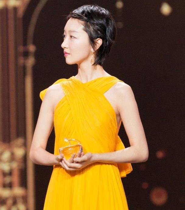 电视剧品质盛典:吴谨言甩飞戒指变表情包,朱一