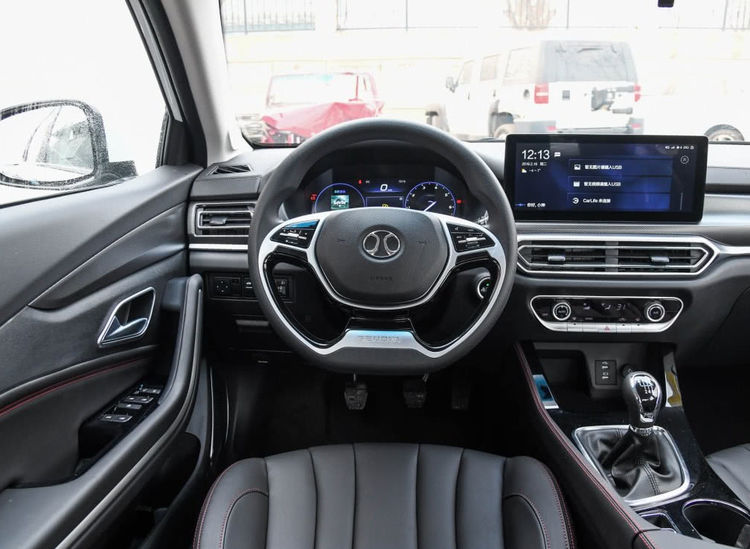 7.33万起步,力压帝豪,成最热门紧凑型SUV