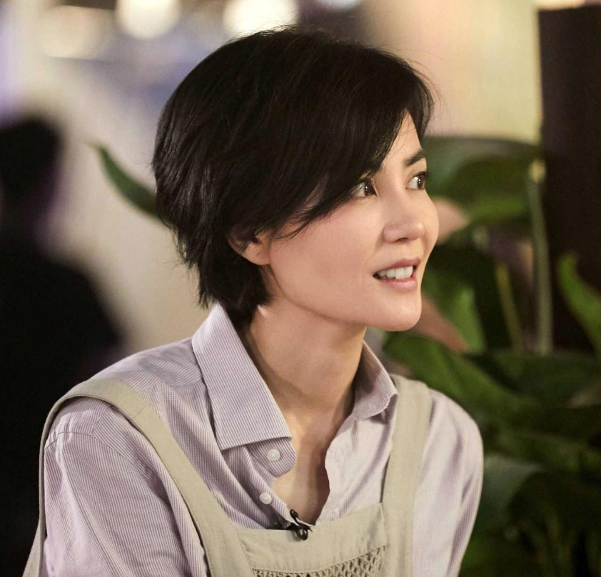 谢霆锋绯闻不断,从张柏芝到杨幂,天后王菲怎么