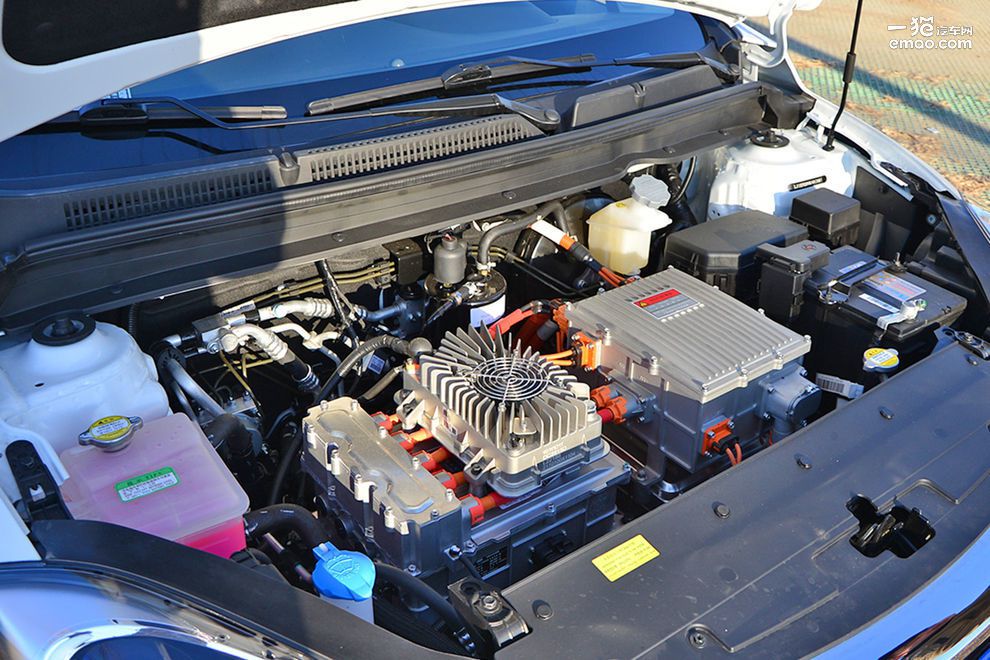 9.45万元/续航302km 江淮iEV7L实拍解析