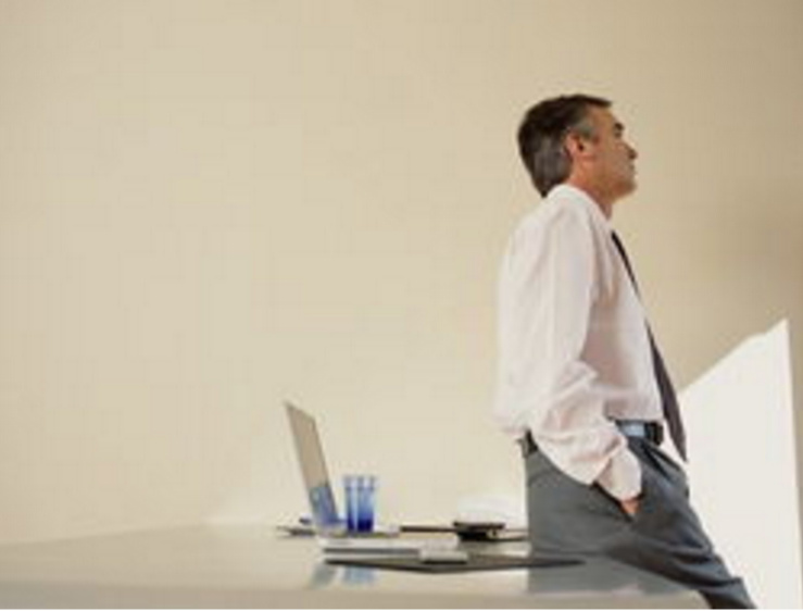 30岁的男人工资3000算不算丢人,网友评论,炸锅