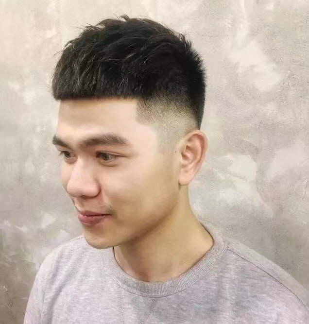 男生发质粗硬两边炸,这几款发型让你发型清爽干练,时尚又帅气