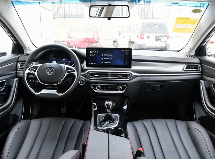 7.33万起步,力压帝豪,成最热门紧凑型SUV