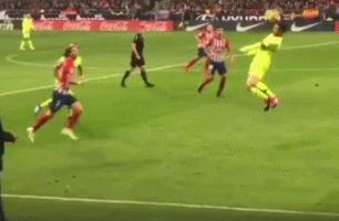 梅西过人3倍慢放才看清:一卸一停一转身 穿裆羞辱马竞