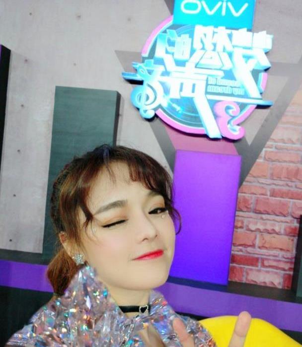 《梦想的声音》黄霄云被淘汰,为什么还能走红?原因却很简单 《梦想的声音》黄霄云被淘汰,为什么还能走红?原因却很简单