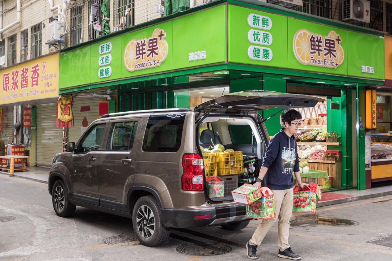 表弟水果店生意红火,想买五菱宏光S而弟媳为何不愿意?