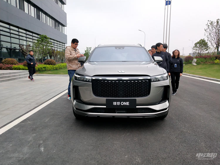 理想ONE售价公布,补贴后统一售价32.8万元,第