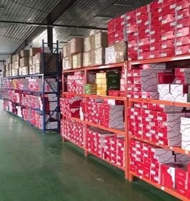 奇葩公司火线提拔门卫当董事长 恶意逃债2240万元