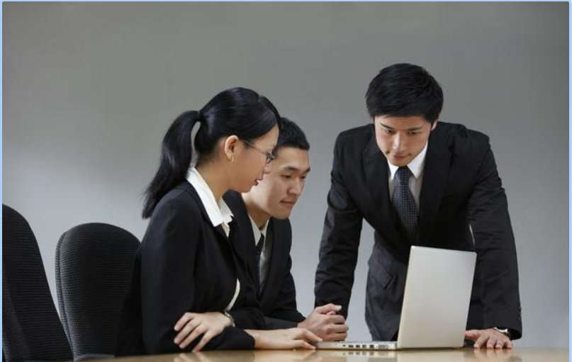 发现经常一起玩的朋友好像对我有意思怎么办，我俩都是女的，听...