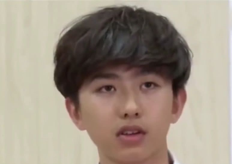 蔡徐坤:我素颜丑,张艺兴吴亦凡:我才丑