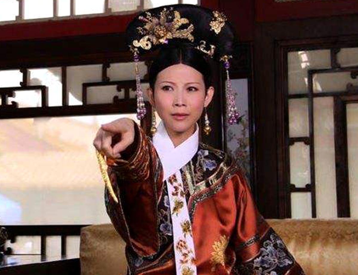 她就是历史上真实的宜修，10岁嫁给雍正，死后雍正再没立过皇后