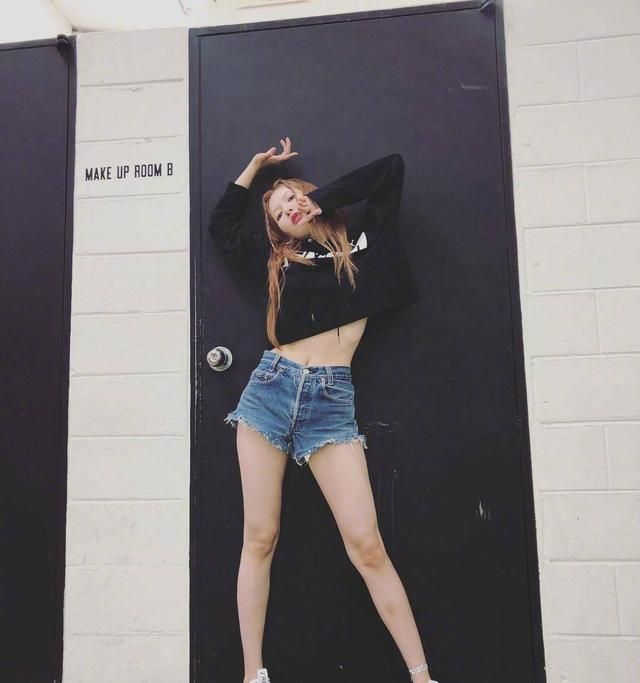 金泫雅ins名字图片