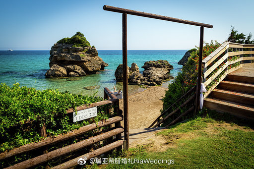  扎金索斯獨(dú)家婚禮場地終于迎來了她的第一對中國新人?。? title=