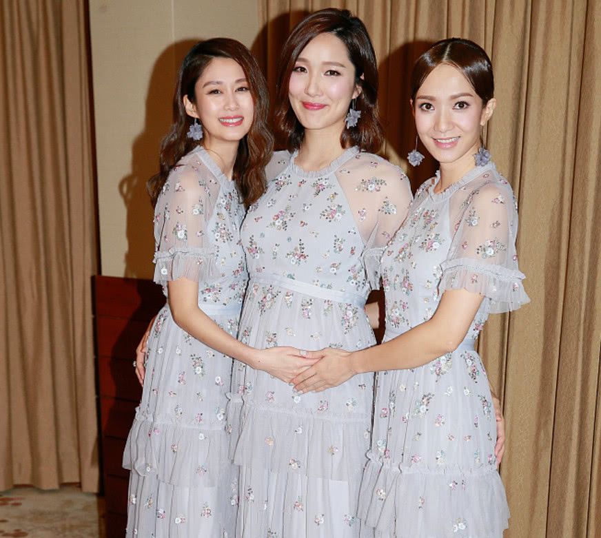 李亚男怀孕大肚照图片