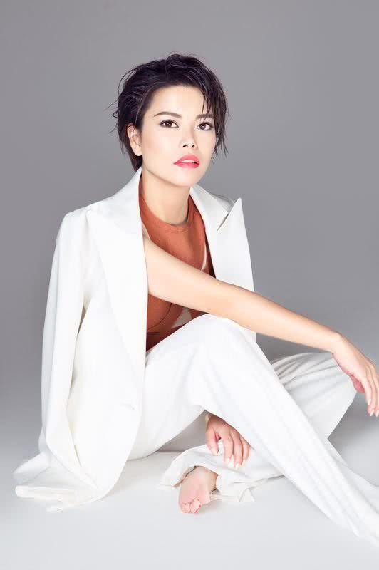 慕容晓晓在抖音再创神话,一夜醒来《黄梅戏》