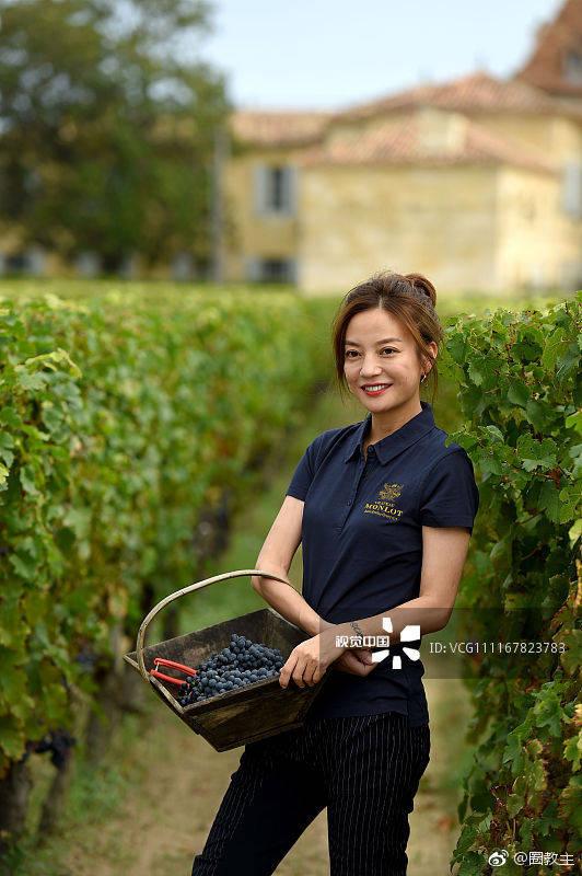 42岁的赵薇素颜无PS,感觉苍老了很多!小燕子