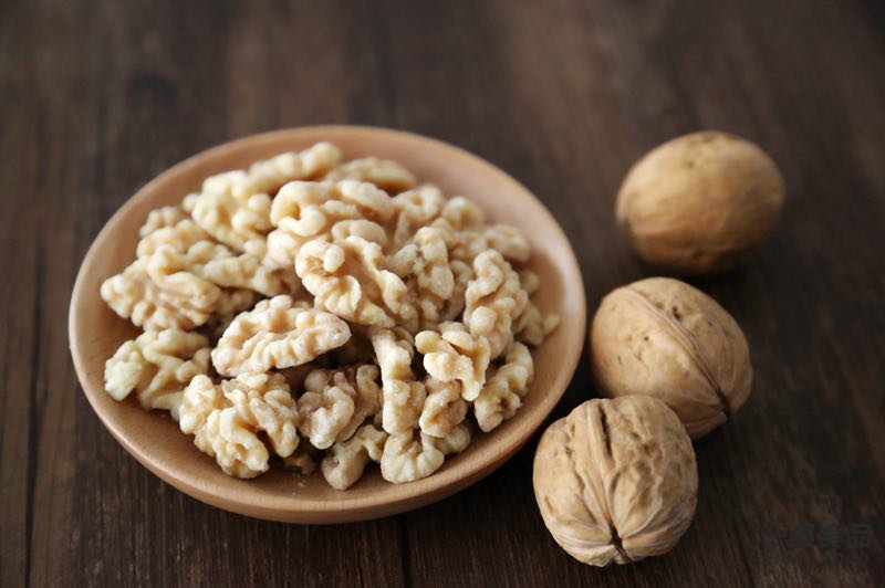 核桃热量高,吃了会发胖?是你不会吃!