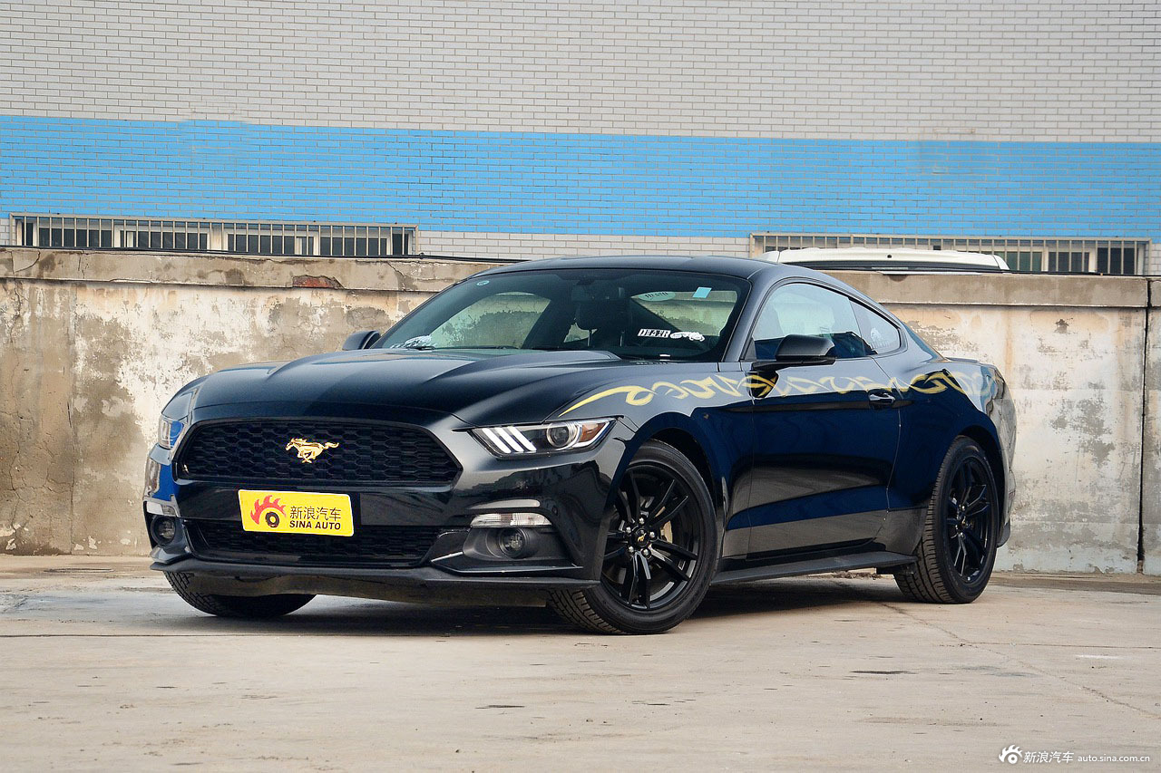 哪款动力出众 2017款Mustang PK 2017款Q60