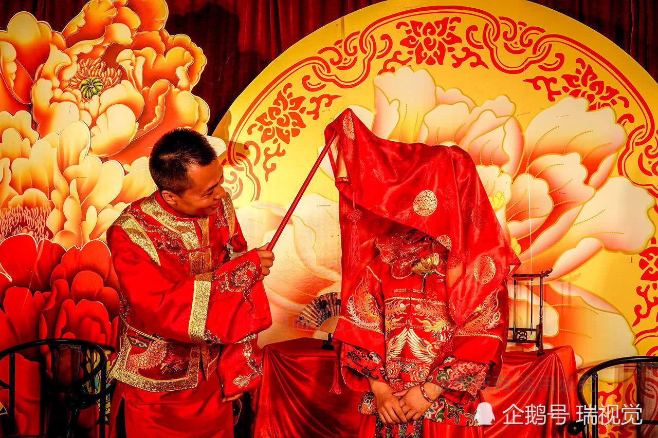 壮族传统婚礼难得一见 国庆旅游开了眼界_手机凤凰网