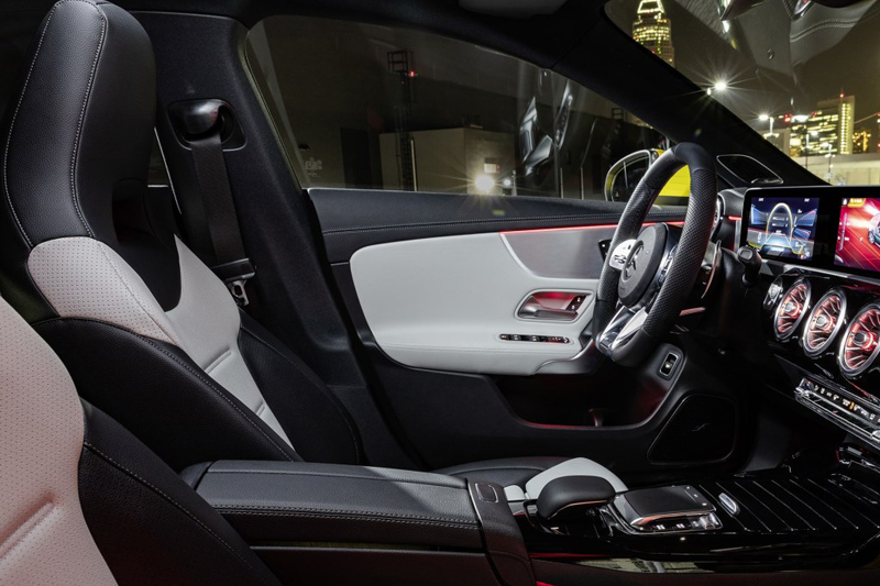 剑指奥迪S3 AMG CLA 35 4MATIC官图发布 将于上海车展首发