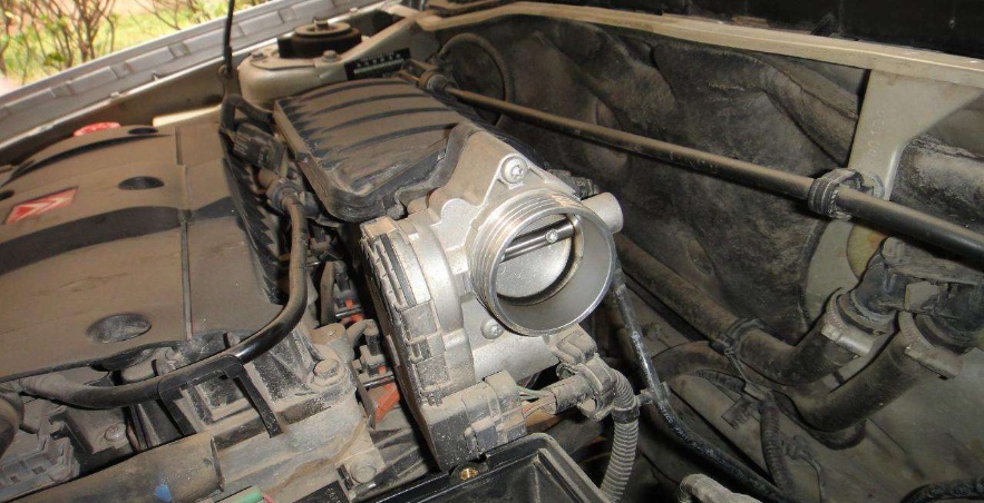 汽车清洗积碳大全，节气门、油路、三元清理方式，统统教给你