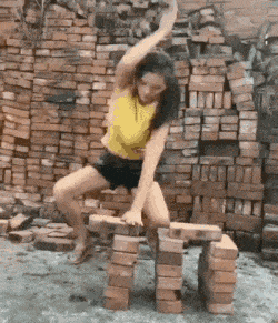 爆笑gif图:看我的三轮车,漂移起来帅气吗