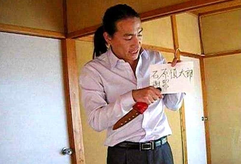 他是中国人，放火烧了日本神社，成日本头号通缉犯，原因令人深思