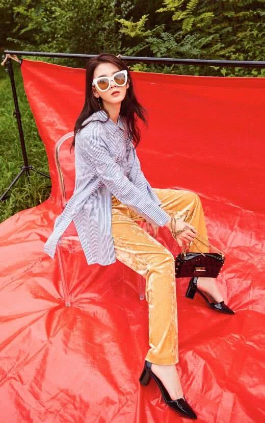 陈瑶穿42号的高跟鞋?脚趾头都快挣脱出来了,这