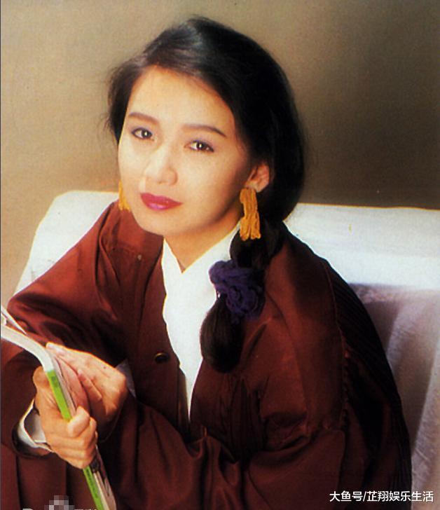 53岁曾华倩果真老了! 梁朝伟的初恋情人, 如今芳华已逝美貌不再