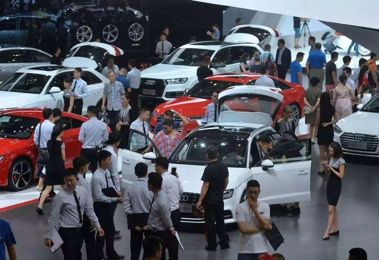为何网上的汽车报价总是和实体4S店报价差这么多？老司机：套路
