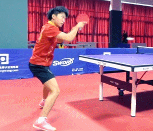 乒乓球教学:横板握拍食指太靠上，会产生这两个致命问题