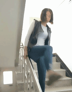 搞笑gif:那些年错过的大雨,我一口还给你