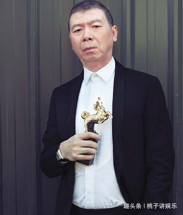 中国十大导演最新排行榜，冯小刚第九！第一是谁呢？