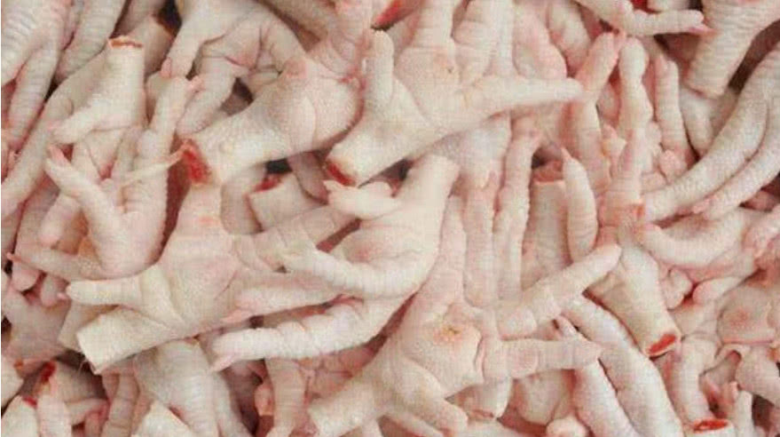 超市中所卖的泡椒鸡爪都是从哪来的？看完你可能不敢吃