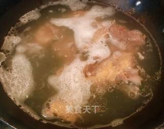 泡面N多种吃法之:排骨方便面!