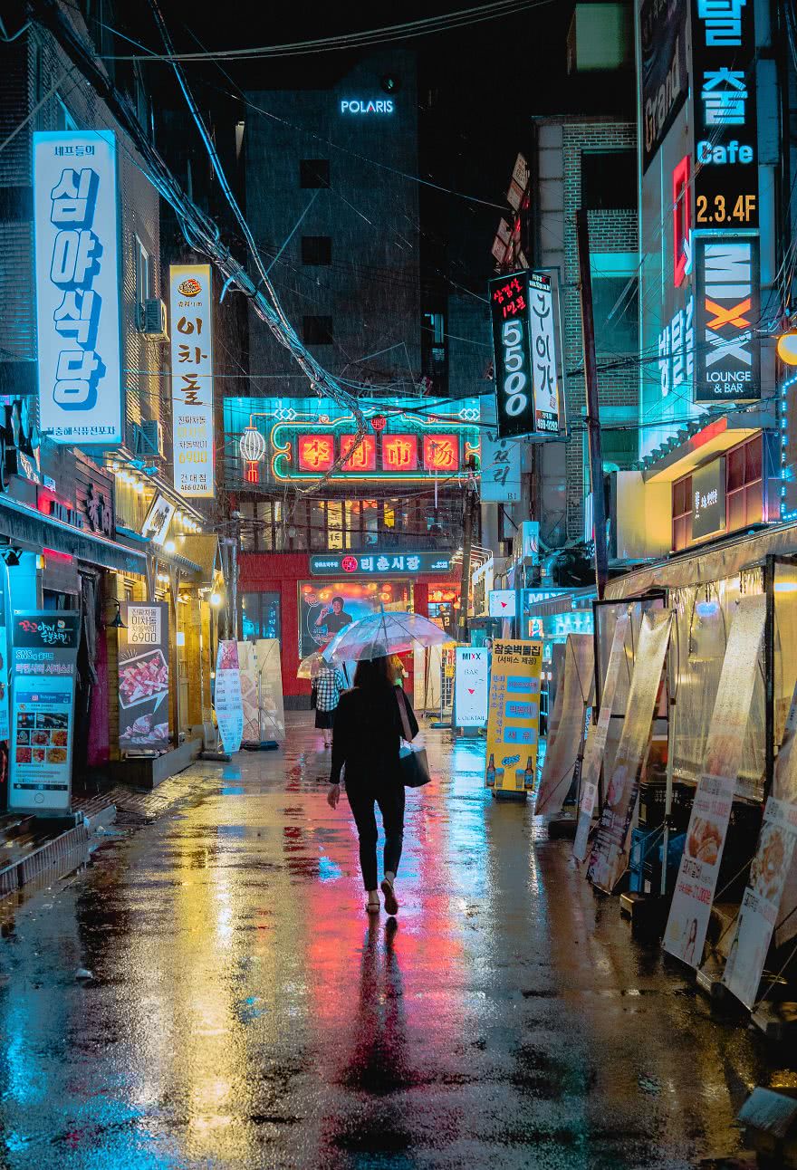 城市的夜晚霓虹灯璀璨,不仅有孤寂的繁华,还有内心深处的风景线