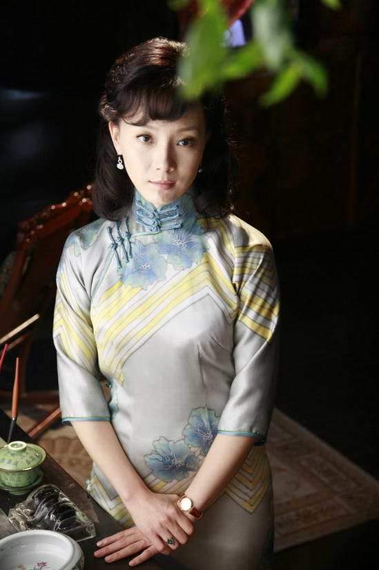 陈数气质有多好，直到看见她穿旗袍，终于明白什么是真正的骨相美