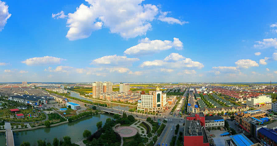 江苏泰州兴化市最大的镇,盛产不锈钢,是全国千强镇