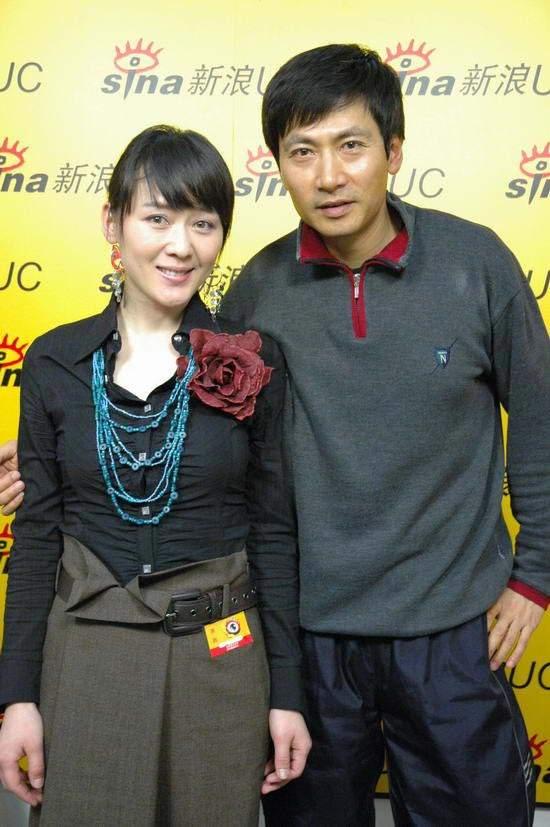 工人出身的他转行当演员，出道29年间无绯闻传出，妻子也很有名气