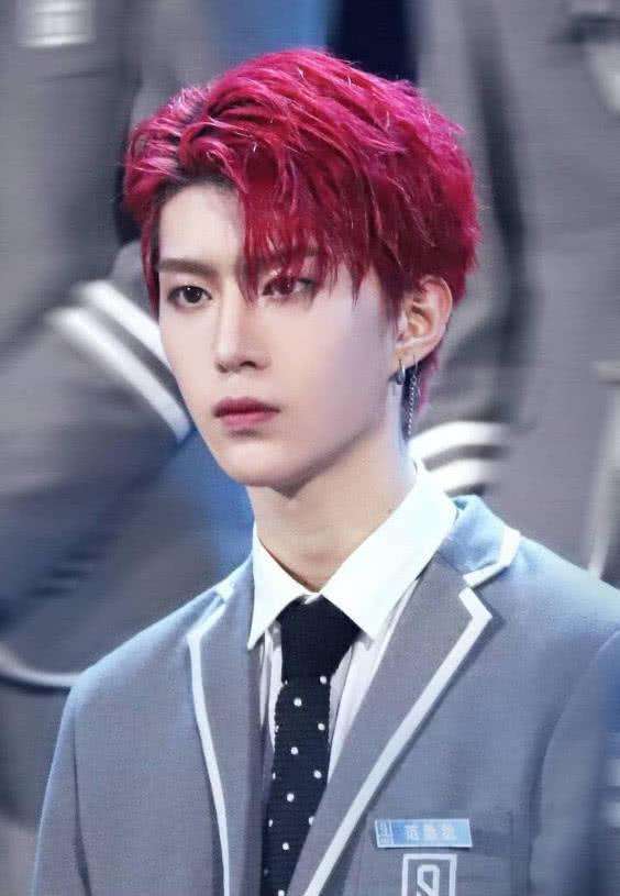 当18岁的范丞丞遇到33岁的炎亚纶,少年感满满