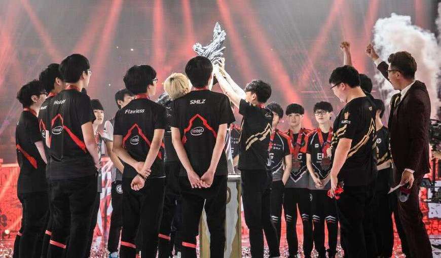 电竞十大名言,微笑:你别给我工资,我只想打职